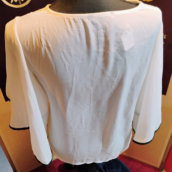 Shein butterfly sleeves white blouse with black trim - Picture 5 of 8